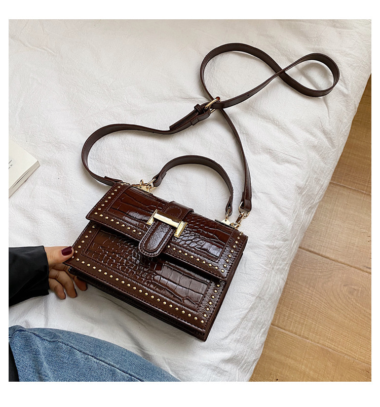 Portable rivet small square bag