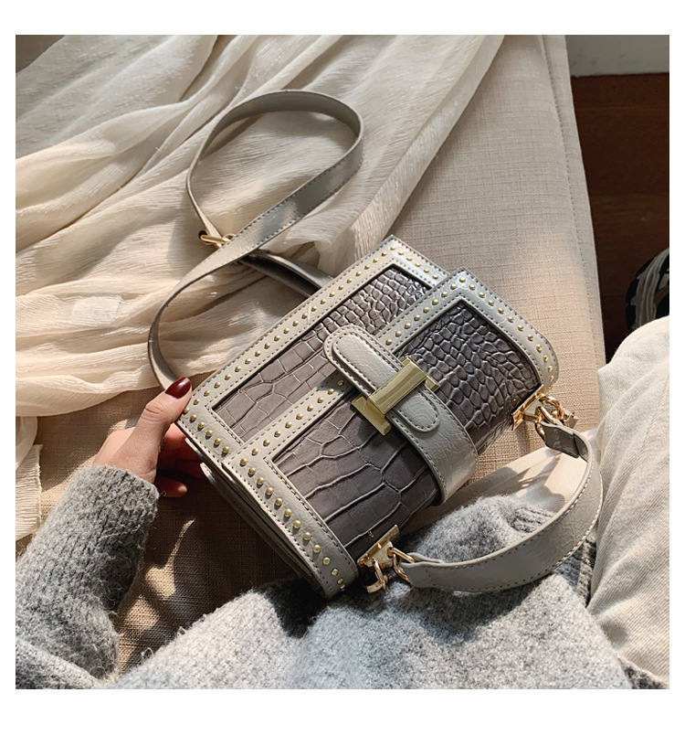 Portable rivet small square bag - Image 9