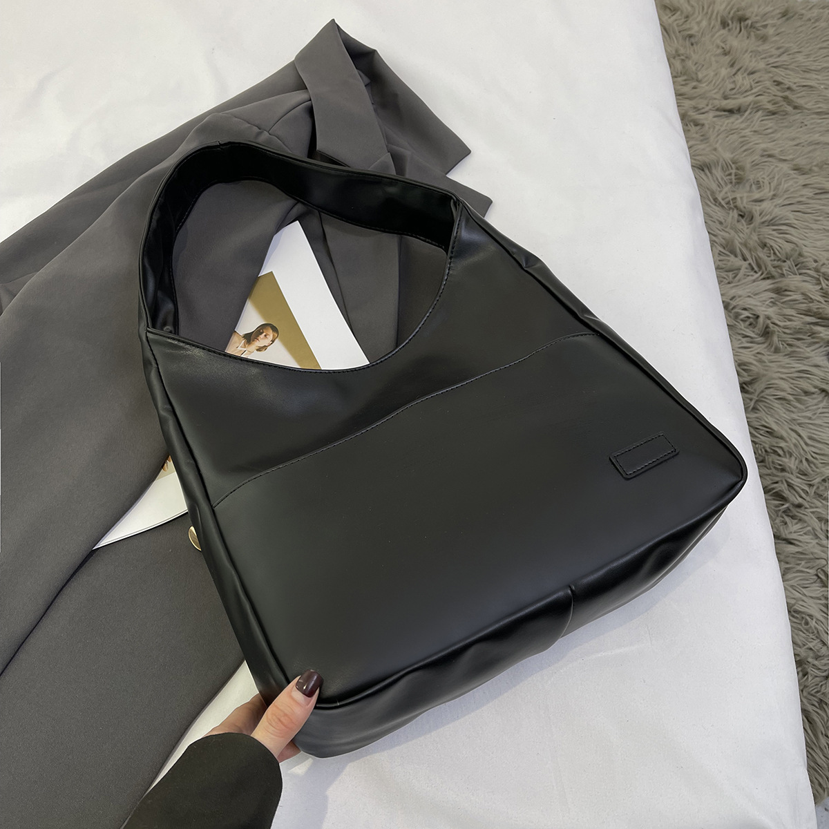 Toth Lion Ridge Large Capacity Shoulder Bag - Image 9