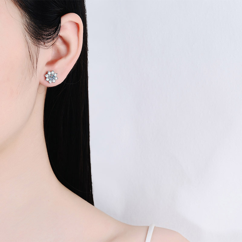 S925 Sterling Silver Snowflake Stud Earrings For Women With Moissanite - Image 3