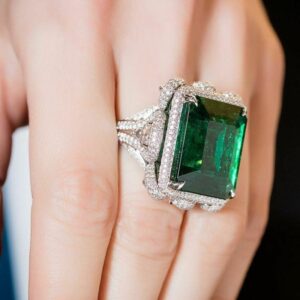 Elegant And Dramatic Emerald Tourmaline Ring With A Rectangular Design