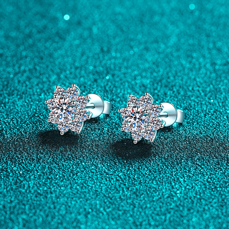 S925 Sterling Silver Snowflake Stud Earrings For Women With Moissanite - Image 4
