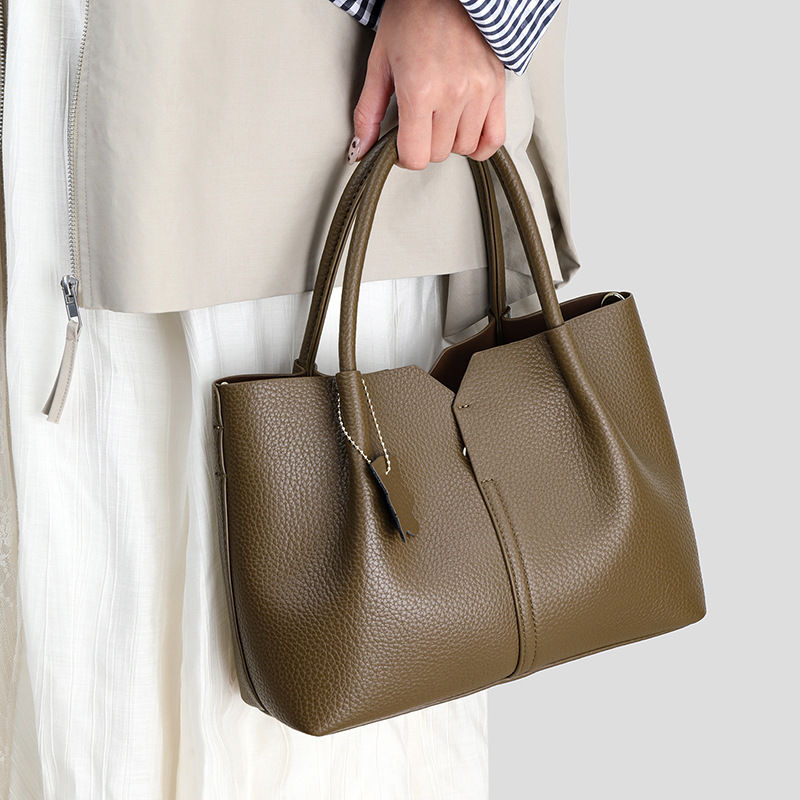 Womens Luxury-yet-affordable Designer-inspired Niche Crossbody Bag - Image 4